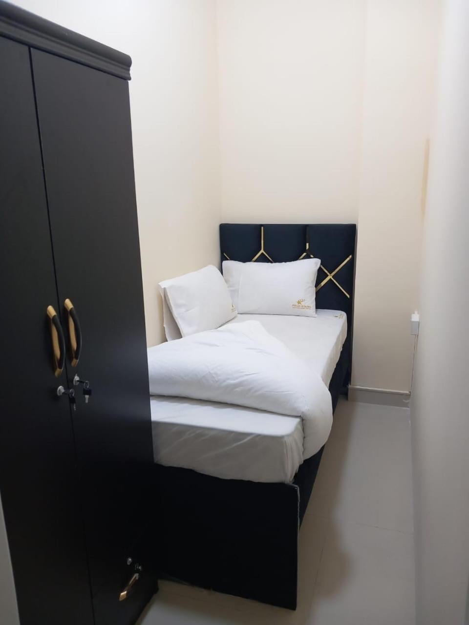 Four Stars Hostel Ντουμπάι Εξωτερικό φωτογραφία